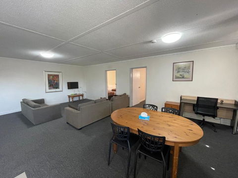 Parkside Inn Motel - Holiday Jervis Bay 3