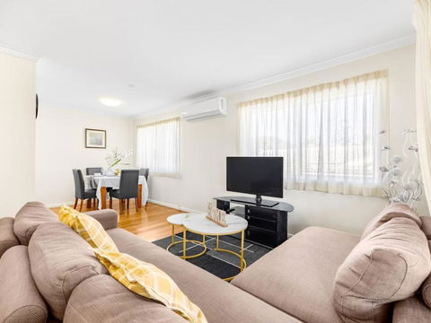 Peaceful 3BR Comfy Unit Sunnybank Near Everything - Holiday Jervis Bay 2