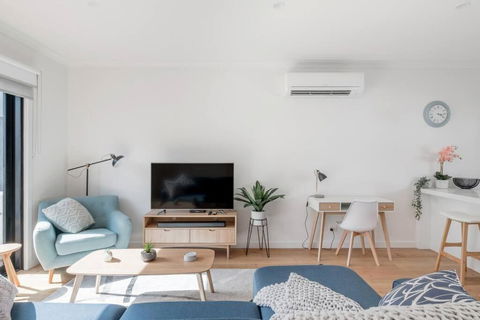 Perfect Port Melbourne Townhouse - Holiday Jervis Bay 1