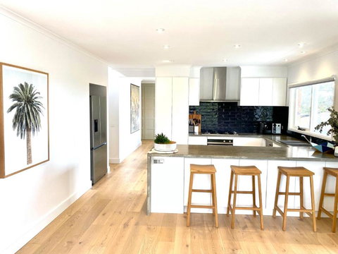 Pool & Pet Friendly - Mornington Peninsula Beach House - Holiday Jervis Bay 2