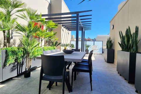 Penthouse With Private Terrace, Parking + 2 Pools - Holiday Jervis Bay 1