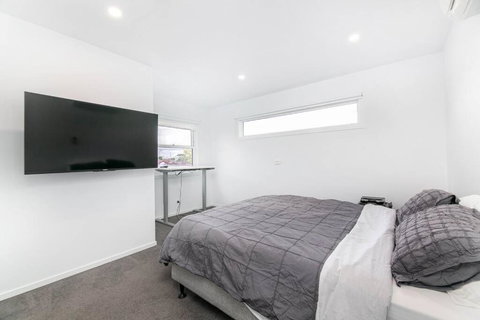 Perfect For Families And Groups - Large 5 Bedroom - Holiday Jervis Bay 3