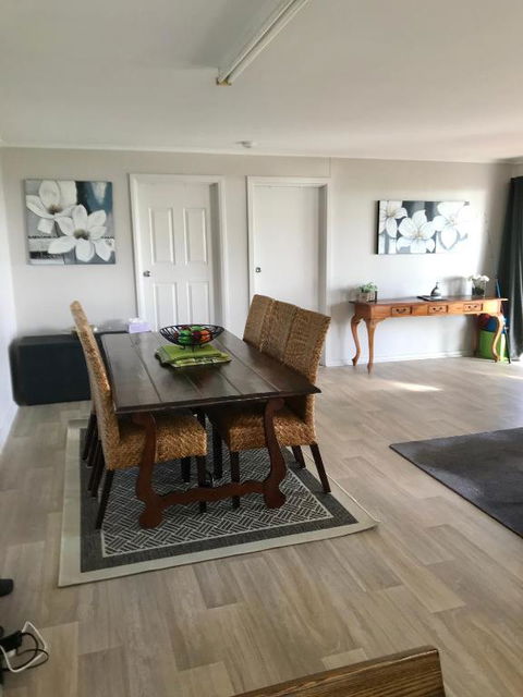 Pine View Holiday Rental - Holiday Jervis Bay 2