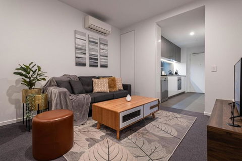 Pleasant &bright 2br2ba Apt Footscray Pool - Holiday Jervis Bay 0