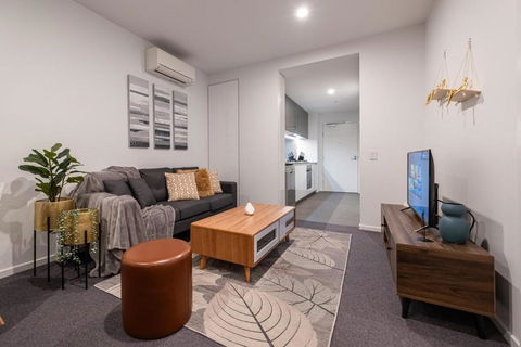 Pleasant &bright 2br2ba Apt Footscray Pool - Holiday Jervis Bay 1