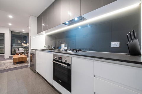 Pleasant &bright 2br2ba Apt Footscray Pool - Holiday Jervis Bay 3