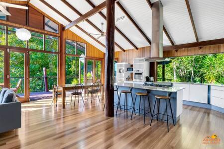 Pole Home In Paradise @ Kuranda - Holiday Jervis Bay 1