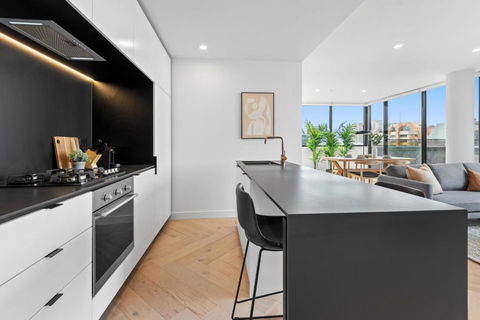 Polished 2-Bed Apartment With Gorgeous City Views - Holiday Jervis Bay 2