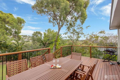 Poppies Cottage - Cooee Bay Beachside Retreat - Holiday Jervis Bay 0