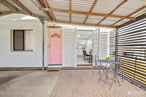 Poppies Cottage - Cooee Bay Beachside Retreat - Holiday Jervis Bay 3