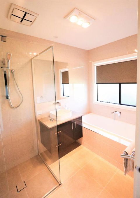 Popular Luxury Villa Kialla Shepparton - Holiday Jervis Bay 2