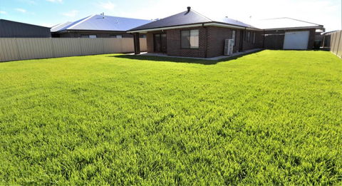 Popular Luxury Villa Kialla Shepparton - Holiday Jervis Bay 1