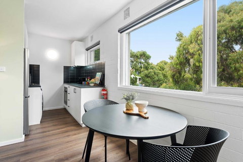 Pristine 1-Bed Unit Moments From Royal Park - Holiday Jervis Bay 1