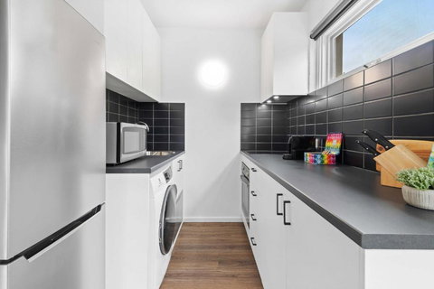 Pristine 1-Bed Unit Moments From Royal Park - Holiday Jervis Bay 2