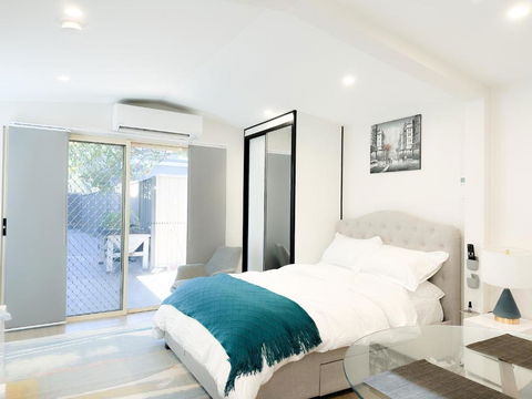Private, Local Living Studio In Mascot, Airport - Holiday Jervis Bay 0