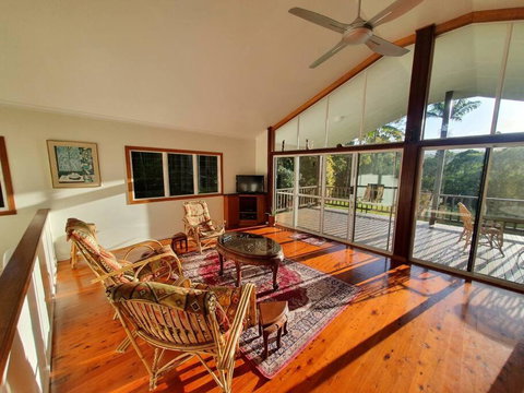 Private Rainforest Ridge Retreat - Holiday Jervis Bay 0