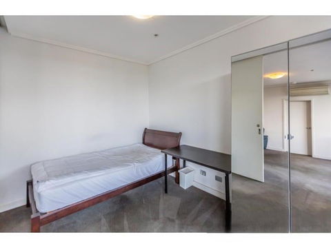 Private Room With Shared Washroom Only In 3bhk Apartment - Holiday Jervis Bay 1