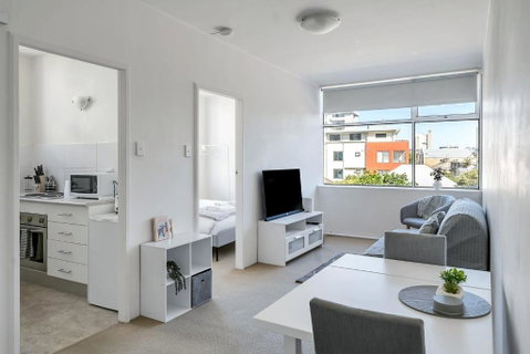Quaint 1BD On The Doorstep Of Manly Beach - Holiday Jervis Bay 2