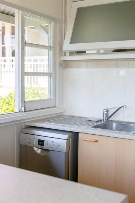 Quaint & Cosy 1 Bedroom Apartment In Queenslander. - Holiday Jervis Bay 2