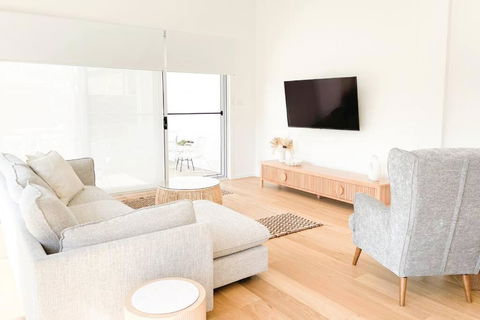 Red Brick Central Retreat - Holiday Jervis Bay 1
