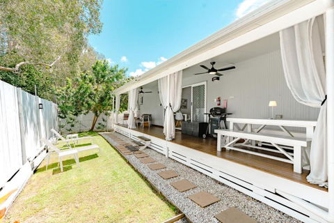 Private Outdoor Spa, Fire Pit, Cinema Room - THE COTTAGE COOLUM BEACH - Holiday Jervis Bay 3