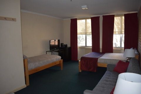 Attunga Alpine Lodge & Apartments - Holiday Jervis Bay 2