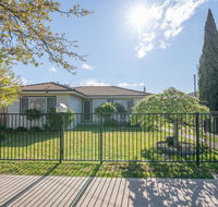Autumn St - Trendy East Orange - Near CBD - Holiday Jervis Bay