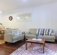 B2 Broadway Abode close to Swan River UWA  Hospitals - Holiday Jervis Bay