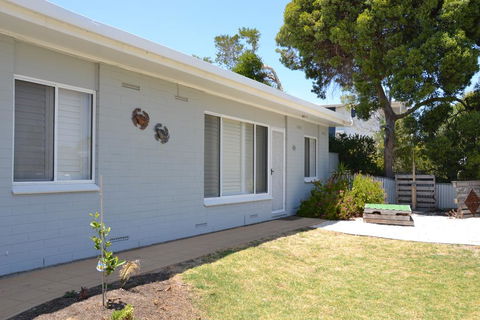 Bay Breeze Cottage - Holiday Jervis Bay 1