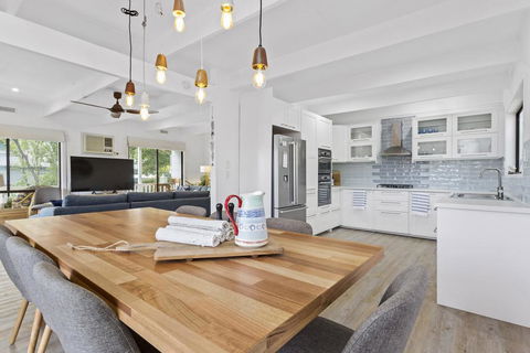 BAYSHORE - DROMANA - Holiday Jervis Bay 1