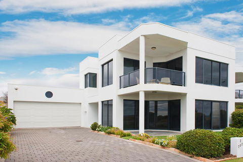 Bayside Beauty - Holiday Jervis Bay 1