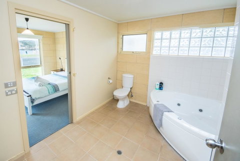 Bayview No 1 - Next To The Beach! - Holiday Jervis Bay 1