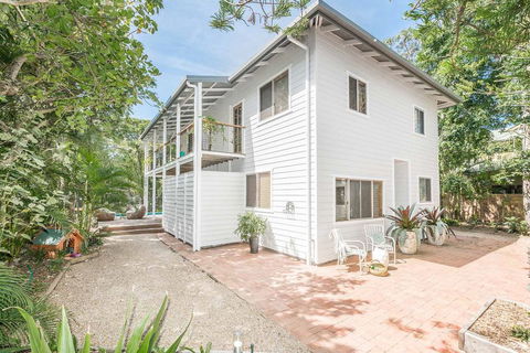 Beach Chalet - Holiday Jervis Bay 3