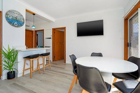 Beachcomer, Unit 2 - The Entrance, NSW - Holiday Jervis Bay 2