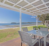 Beached Inn' 93 Foreshore Drive - Spacious beach front house - Holiday Jervis Bay