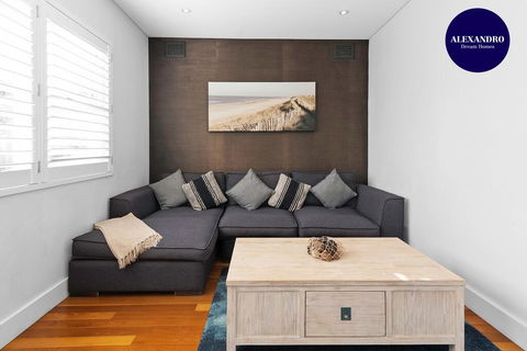 BEACHFRONT APARTMENT // DREAM LOCATION // CLOEY2 - Holiday Jervis Bay 0
