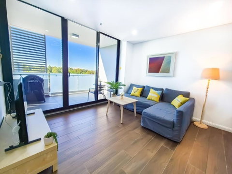 Relaxing 1BR W Pools & SPA, Gym In Olympic Park - Holiday Jervis Bay 1