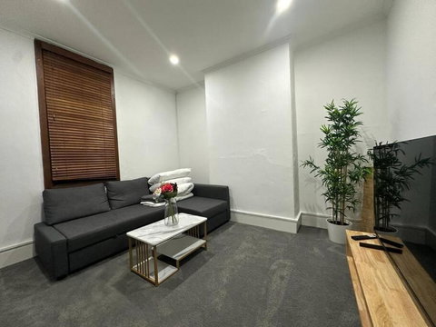 Remarkable 2 Bedroom House At The Centre Of Darlinghurst - Holiday Jervis Bay 0
