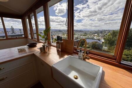Renovated Cottage Near Cataract Gorge Launceston - Holiday Jervis Bay 2
