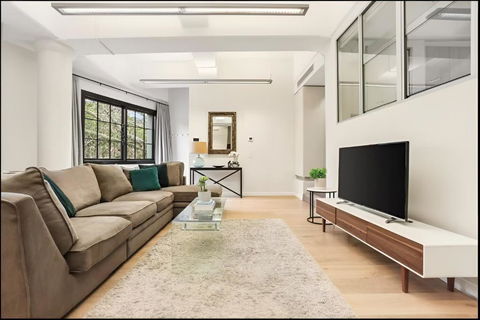 Renovated Warehouse Conversion In Heart Of Sydney - Holiday Jervis Bay 1