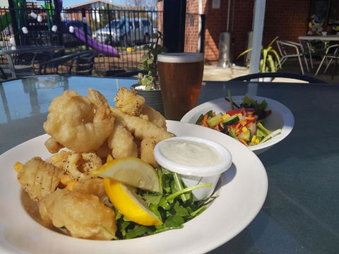 Riverina Hotel - Holiday Jervis Bay 1
