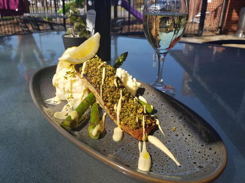 Riverina Hotel - Holiday Jervis Bay 2