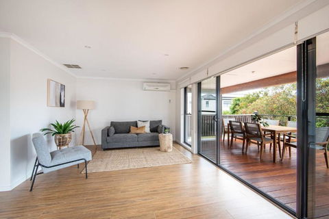 Safety Beach Abode Walk To The Beach - Holiday Jervis Bay 1