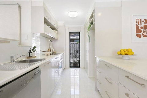 Riviera Road Miami - 4BRM Dual Villa - Holiday Jervis Bay 3