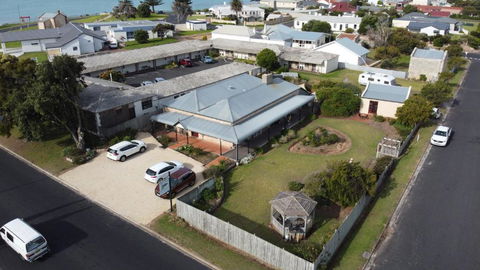 Robe House Heritage Accommodation - Holiday Jervis Bay 3