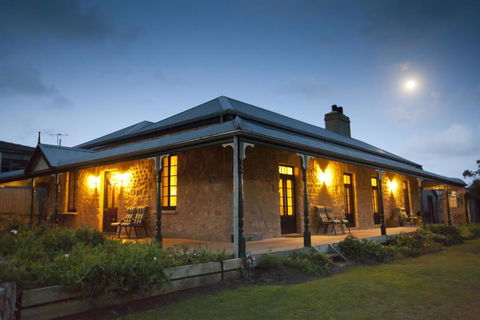 Robe House Heritage Accommodation - Holiday Jervis Bay 0