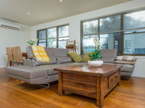 Rolling Waves No 2 - Holiday Jervis Bay 1