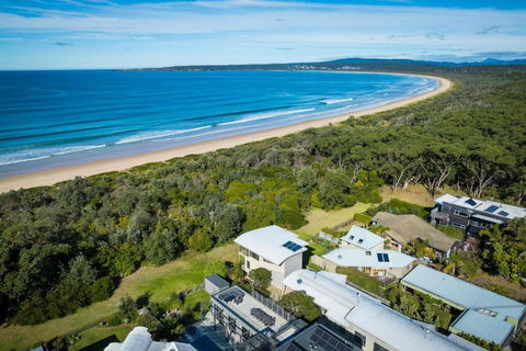 Rolling Waves 3 - Beach Access & Pet Friendly! - Holiday Jervis Bay 0