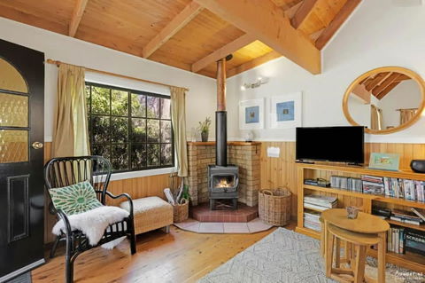 Romantic Tricklebeck Spa Cottage - Holiday Jervis Bay 1