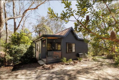 Romantic Tricklebeck Spa Cottage - Holiday Jervis Bay 0